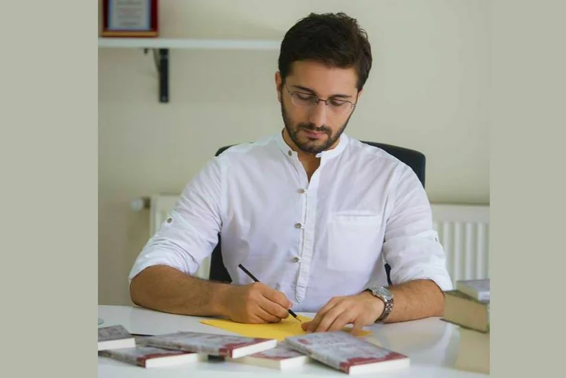 Bakıda tanınmış yazıçı Hikmet Anıl Öztekinin seminarı və imza saatı keçiriləcək