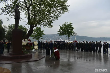 Ümummilli lider Heydər Əliyevin xatirəsi İstanbulda yad olunub - VİDEO