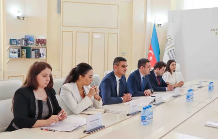 Карго-компании в Азербайджане должны будут указывать стоимость услуг в манатах