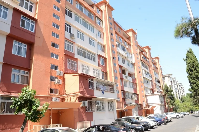 Bakıda yeni liftlərin quraşdırılması davam edir