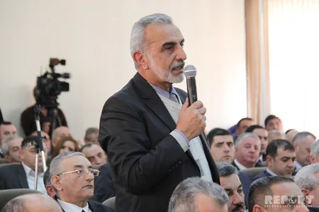 ​Kəmaləddin Heydərov sahibkarlarla görüşüb - FOTO
