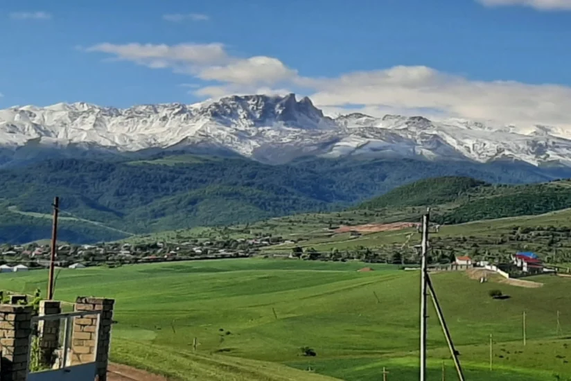 Azərbaycanın bir neçə rayonuna qar yağıb
