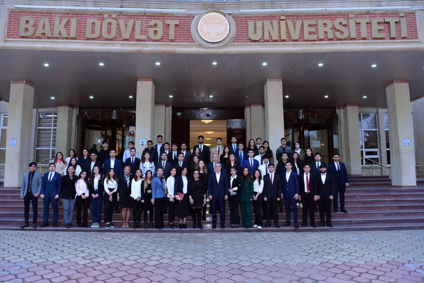 Ceyhun Bayramov BDU-da tələbələrə mühazirə oxuyub