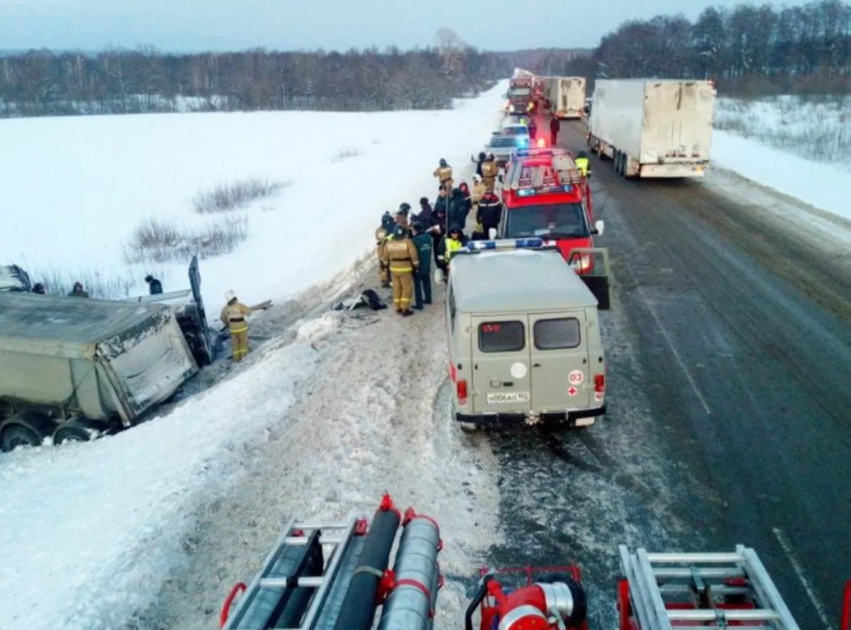 Several people killed in Russia bus crash - VIDEO