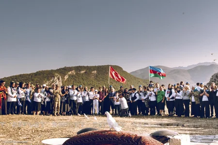 Vətən müharibəsi şəhidlərinin övladları Şuşada olub