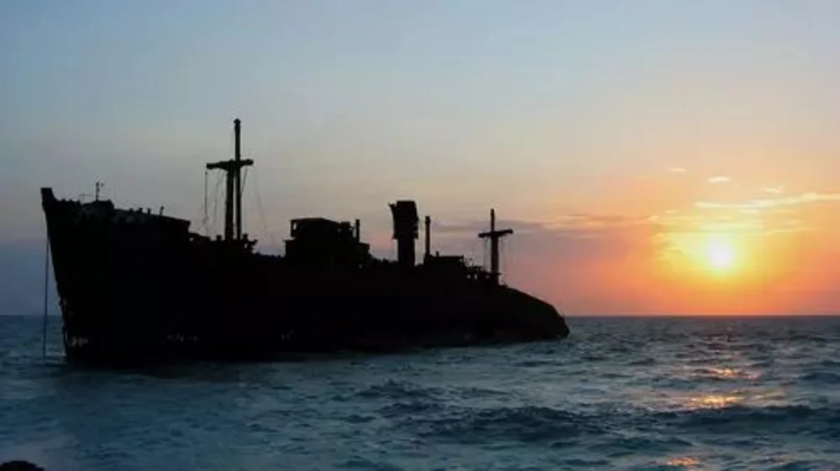 Göyərtəsində 14 azərbaycanlının olduğu gəmi Don çayında saya oturub