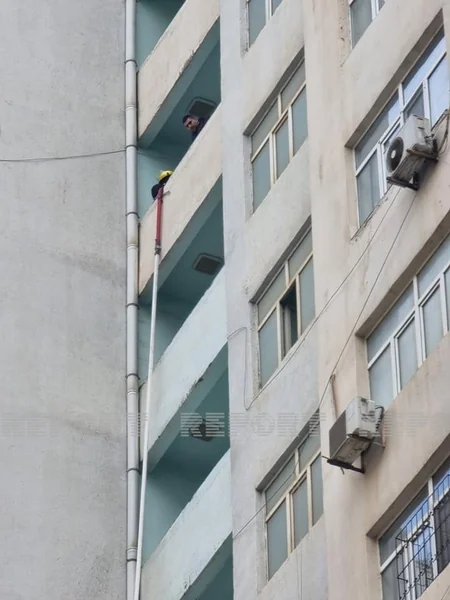 Xətaidə çoxmərtəbəli yaşayış binasında yanğın olub - YENİLƏNİB - VİDEO