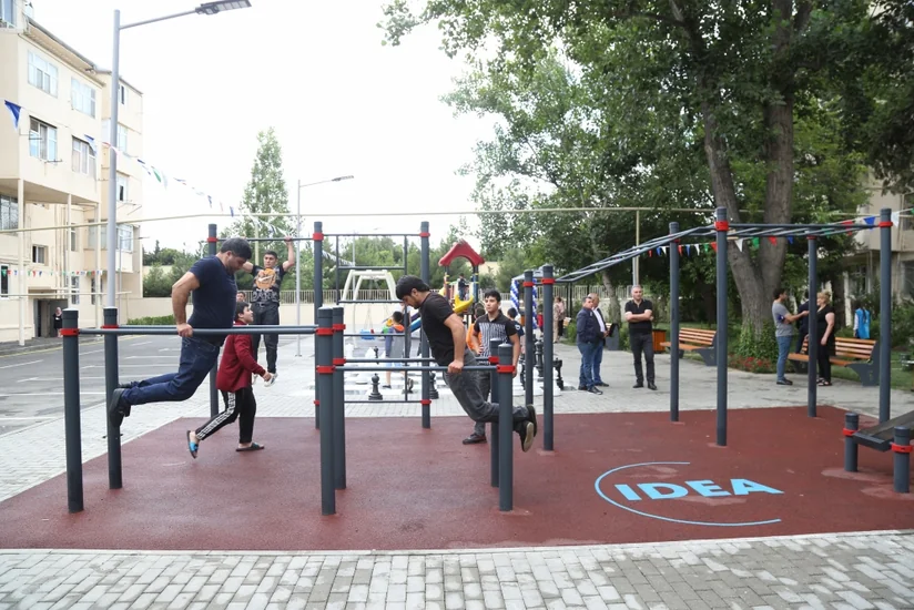 Bakıda abadlaşdırılan növbəti həyət sakinlərin istifadəsinə verilib