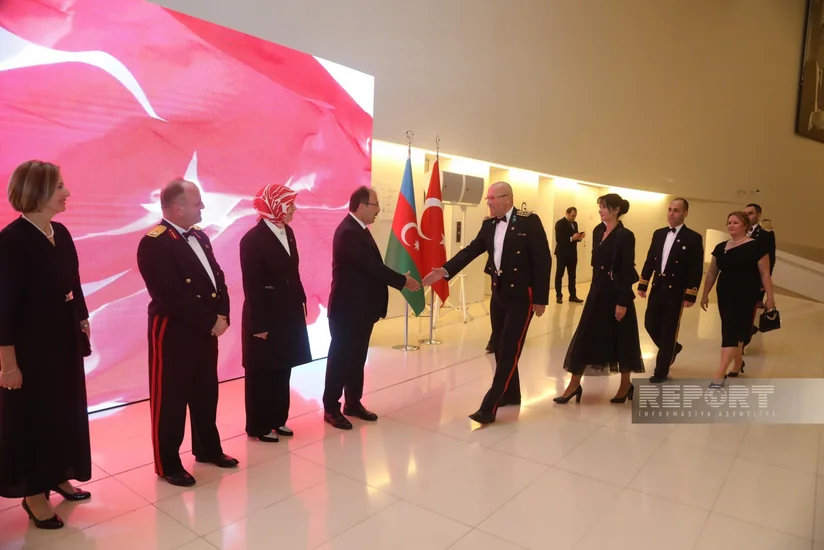 В Баку проходит официальный прием по случаю 100-летия Турецкой Республики