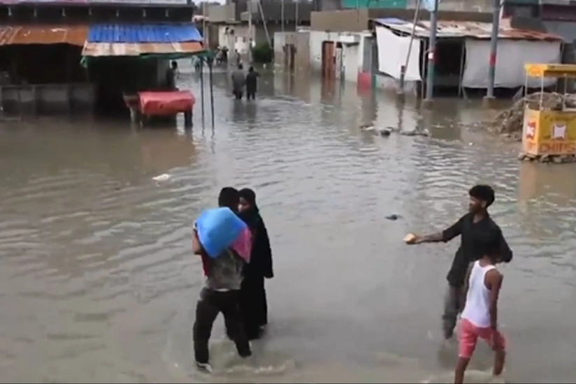 Pakistanda sel nəticəsində 111 nəfər ölüb, 6 mindən çox ev tamamilə dağılıb