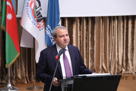 Vəkil olmaq istəyirəm” adlı yay məktəbi keçirilir