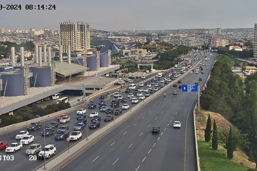 Bakının bir sıra yollarında sıxlıq var - SİYAHI