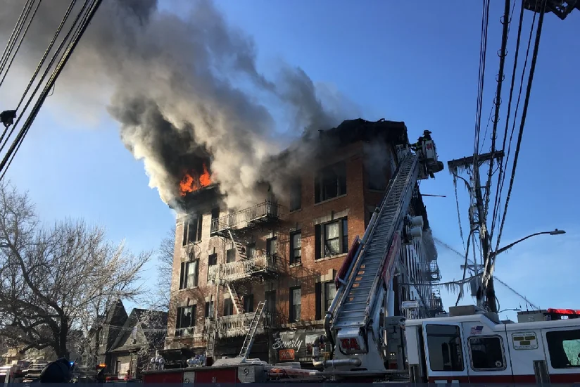 Nyu-Yorkda baş vermiş yanğın zamanı xəsarət alanların sayı 23-ə çatıb