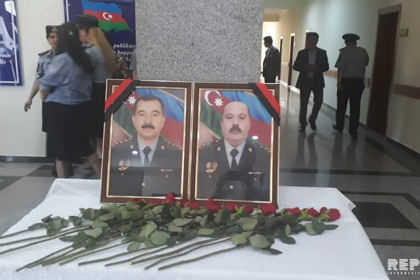 Prezident Gəncədə şəhid olan polis zabitlərini təltif edib