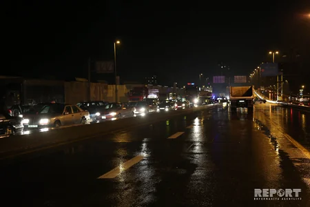 Ziya Bünyadov prospektində yük maşını böyük tıxaca səbəb olub - FOTO - ƏLAVƏ OLUNUB - VİDEO