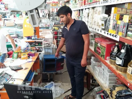 Bərdədə mağaza qarət olunub - FOTO