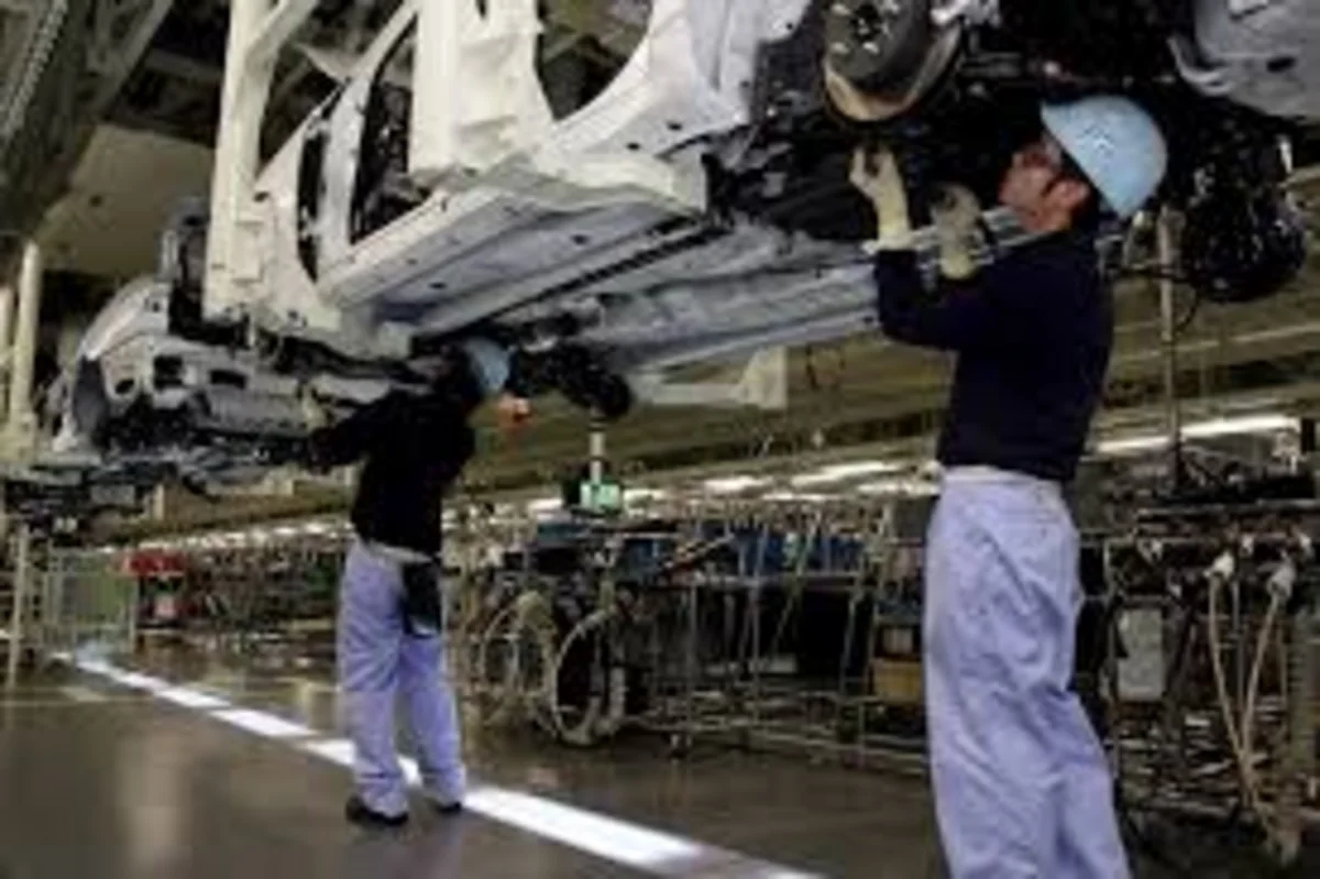 Toyota на неделю остановит производство в Японии