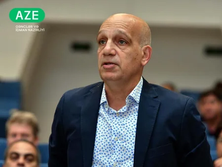 Nazir milli federasiyaların nümayəndələri ilə vacib məsələləri müzakirə edib
