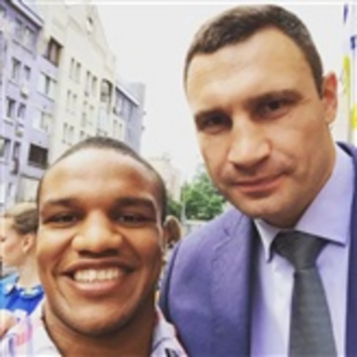 Vitali Kliçkodan mənzil istəyən Bakı 2015 mükafatçısının qazancı selfi çəkdirmək olub