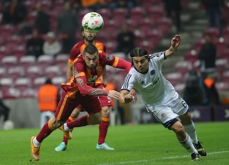 “Qalatasaray” liderliyə yüksəldi