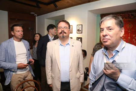 Xarici diplomatlar Şuşada Üzeyir Hacıbəyovun ev-muzeyində olublar