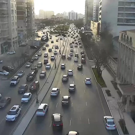 Bakının bir sıra yollarında tıxac müşahidə edilir - SİYAHI