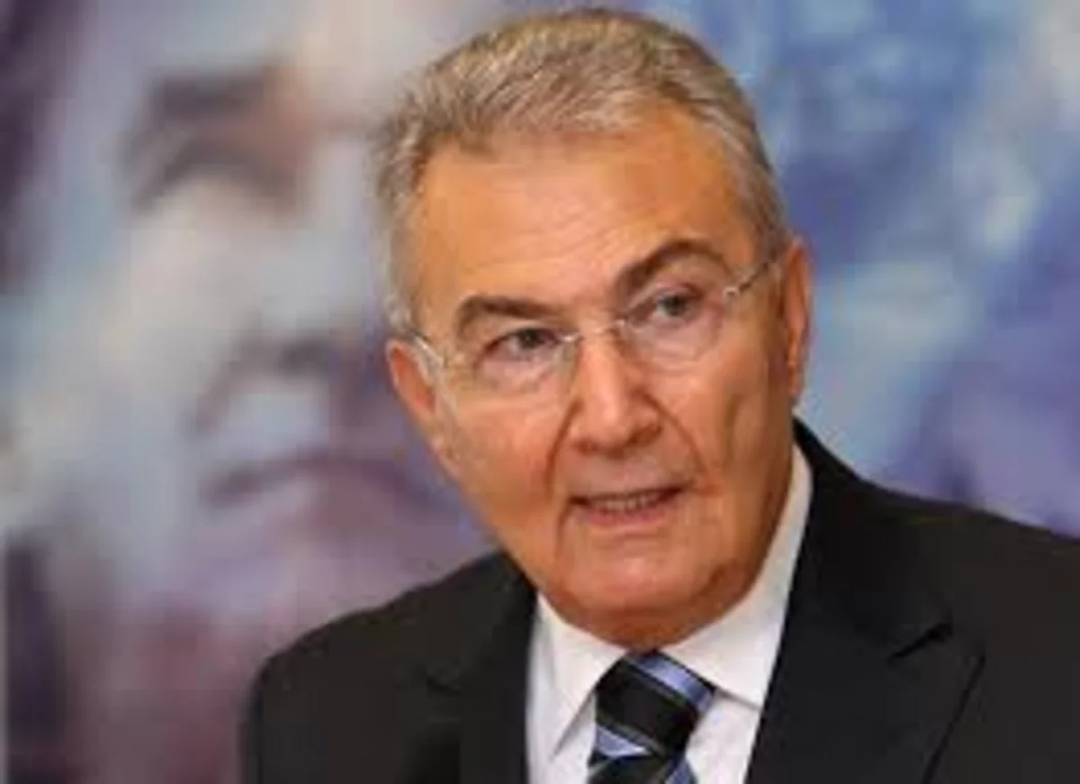 ​CHP-nin parlament sədrliyinə namizədi Əhməd Davudoğlu ilə görüşüb