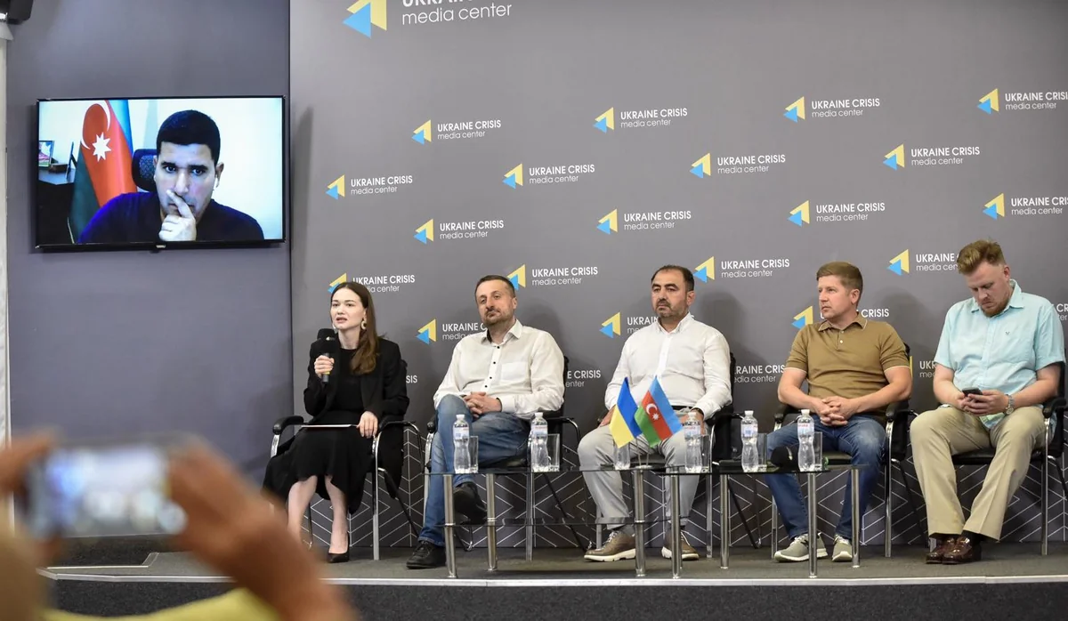 Kiyevdə “Ukrayna-Azərbaycan: strateji tərəfdaşlıq” mövzusunda dəyirmi masa keçirilib