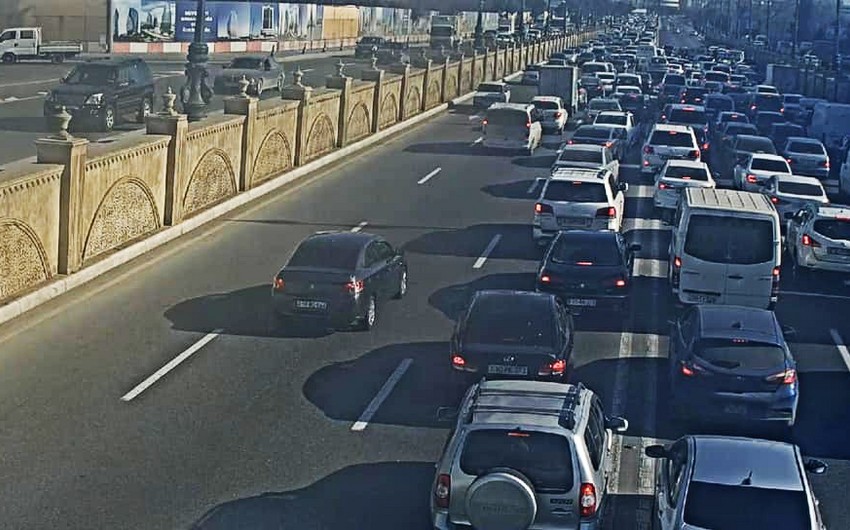 Bakının ən böyük prospektində sıxlıq yaranıb