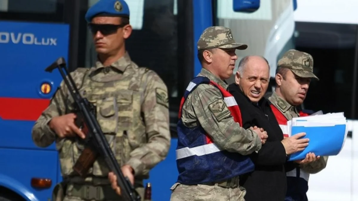FETÖ ilə əlaqədə şübhəli bilinən 2 general həbs olunub