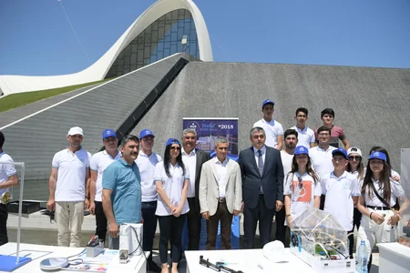 Heydər Əliyev Mərkəzinin parkında Uşaq festivalı keçirilib