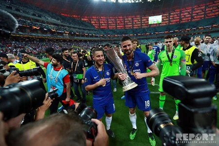 Bakı Olimpiya Stadionunda Çelsiyə kubok təqdim olunub - YENİLƏNİB - FOTO