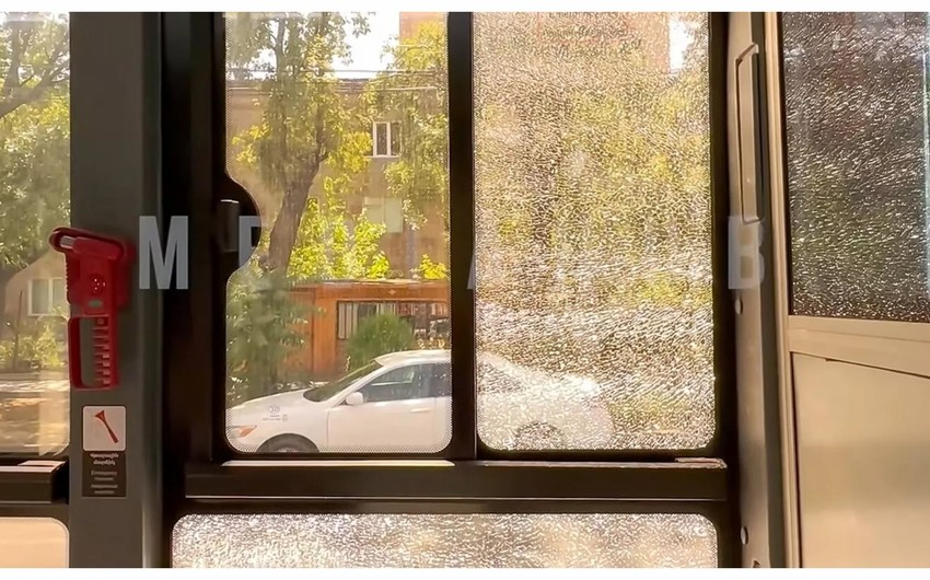 İrəvanda naməlum kişi sərnişin avtobusuna atəş açıb