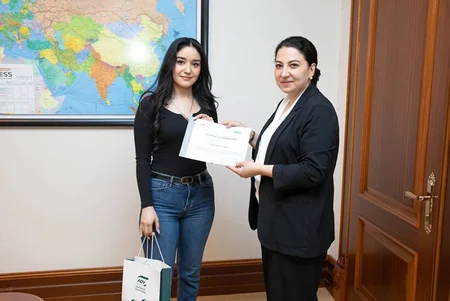 ‘’Azərbaycan Dəmir Yolları’’ QSC-də ADA Universitetinin 10 tələbəsinə sertifikatlar təqdim olunub