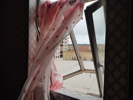 В Хырдалане в многоэтажном жилом доме произошел взрыв