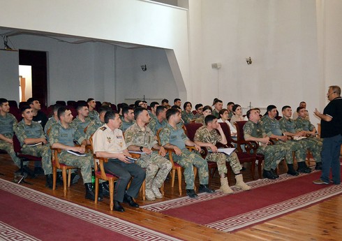 Azərbaycan Ordusunda psixoloqlarla görüş keçirilib