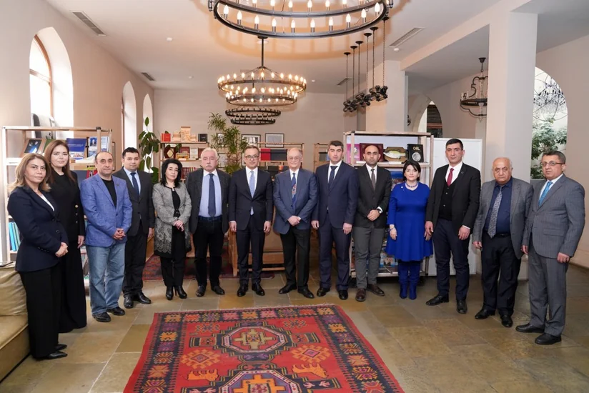 Dövlət Komitəsinin sədri İctimai Şuranın yeni tərkibdə üzvləri ilə görüşüb