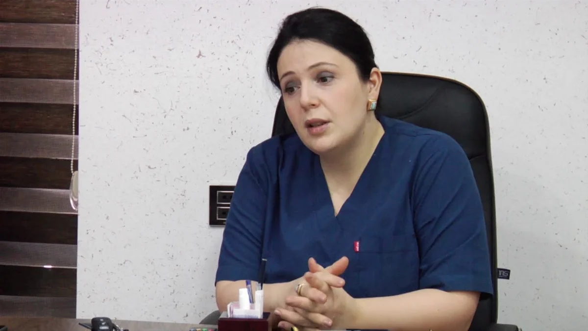 Bakıda klinikanın qadın baş həkimi xəstənin qızı tərəfindən döyülüb - FOTO