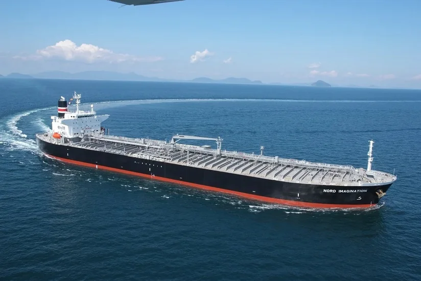 В Гвинейском заливе пираты похитили членов экипажа танкера из РФ и Украины