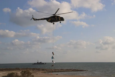 Azerbaijan's and Kazakhstan's Defense Ministers watch next stage of Khazri-2023 Joint Tactical Exercises