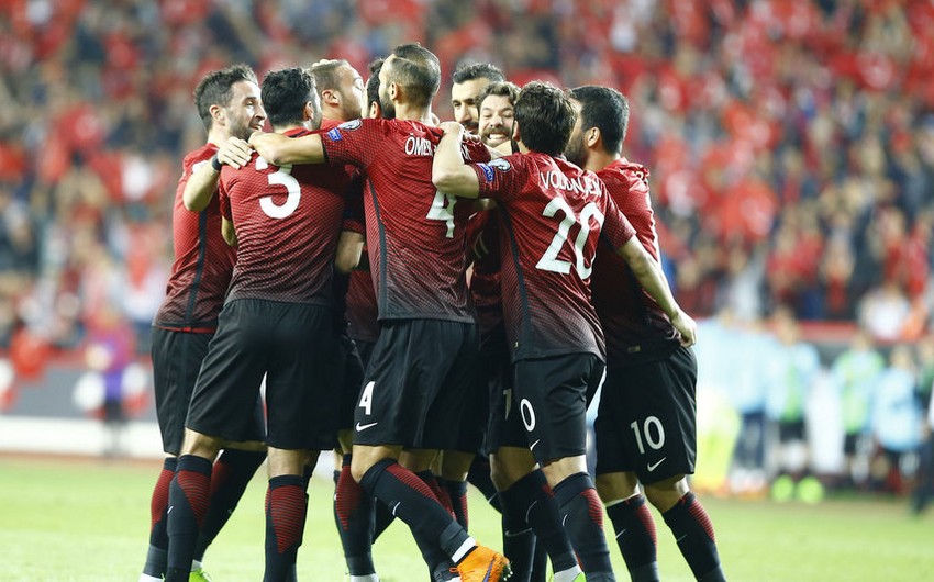 Türkiyənin 4 futbolçusu millinin düşərgəsini tərk edib