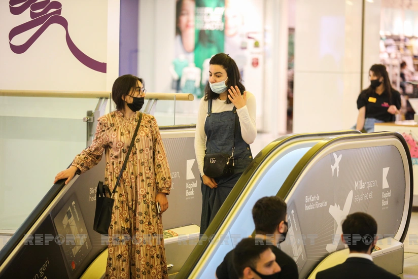 Malllar açıqdır, gələn yoxdur