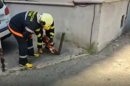 FHN Bakıda reyd keçirib, binaların yaxınlığındakı süni maneələr aradan qaldırılıb