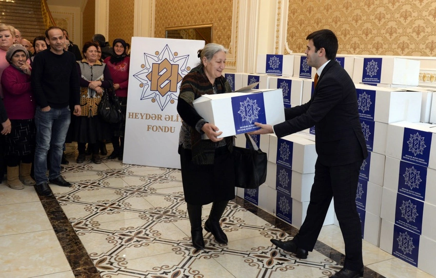 Heydər Əliyev Fondunun təşəbbüsü ilə 165 mindən çox aztəminatlı ailəyə bayram sovqatları verilib