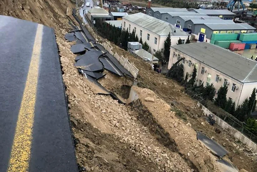 Baş Nazir və BŞİH başçısı Bibiheybətdə sürüşmə zonasına baş çəkib