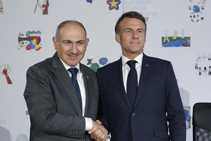 Пашинян и Макрон обсудили достигнутые в Вашингтоне договоренности между Баку и Ереваном