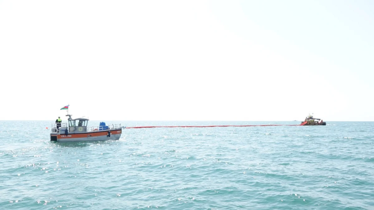 FHN “Dənizdə neft dağılmalarının ləğvi” mövzusunda taktiki təlim keçirib