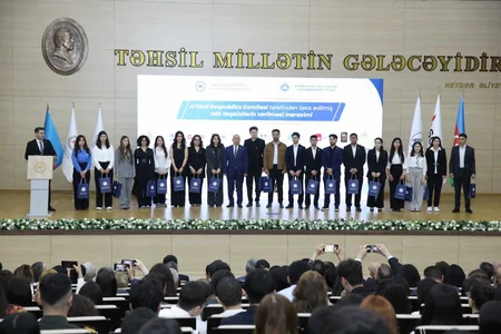 Heydər Əliyevin anadan olmasının 102-ci ildönümünə dair tədbirdə 308 tələbəyə “Adlı təqaüd” verilib
