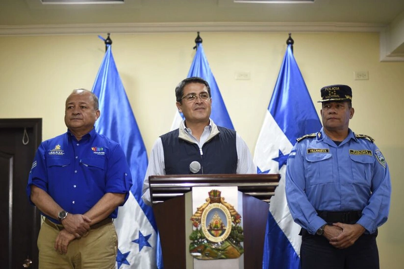 Власти Гондураса выдали экс-президента страны США