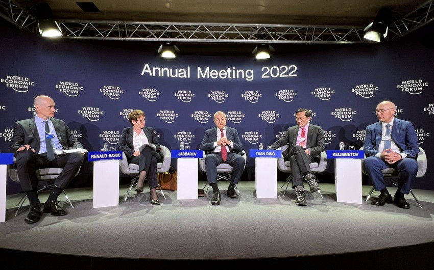 Mikayıl Cabbarov Davos İqtisadi Forumuna qatılıb